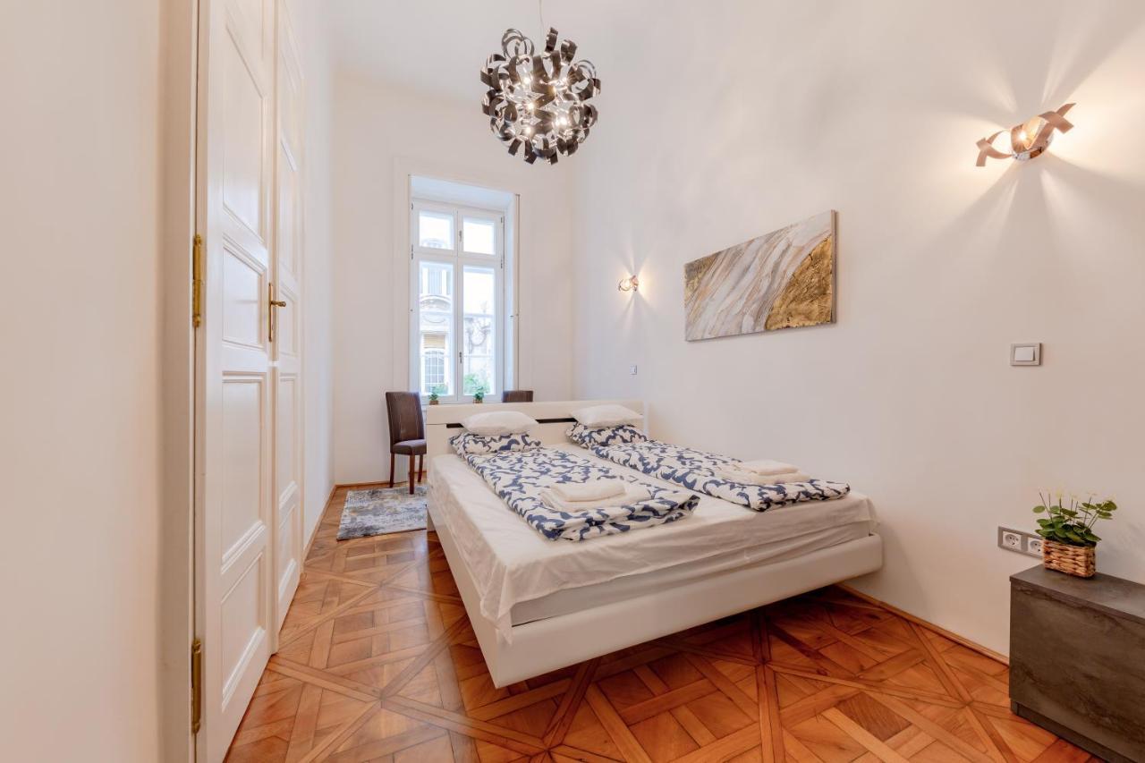 La Fortezza Panzio Budapest Bagian luar foto