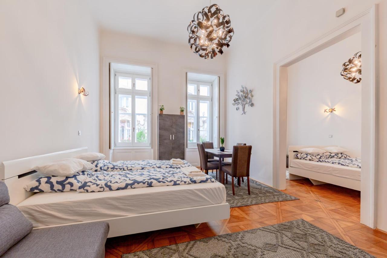 La Fortezza Panzio Budapest Bagian luar foto